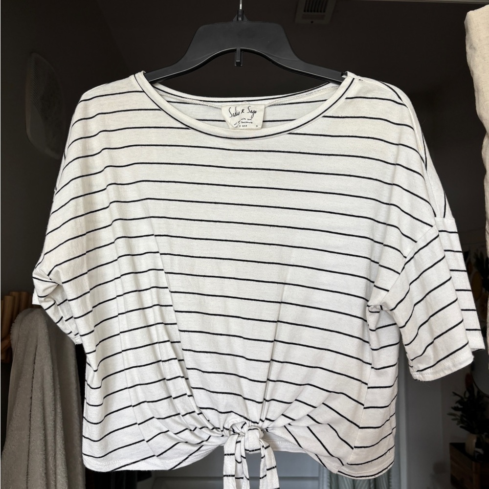 Black and White Striped Boxy Tee w Tie
